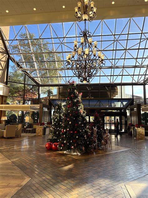 Hilton Dfw Lakes Atriam Christmas Tree Texas Travel Talk