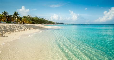 A Visitor S Guide To Grand Cayman S Seven Mile Beach