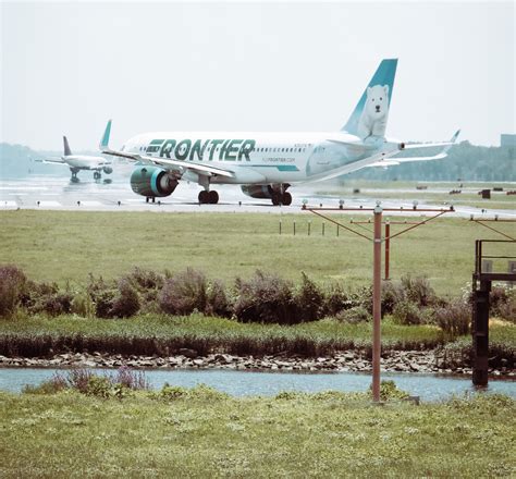 The Heat Is On Frontier Beat JetBlue And Opened A Crew Base In San