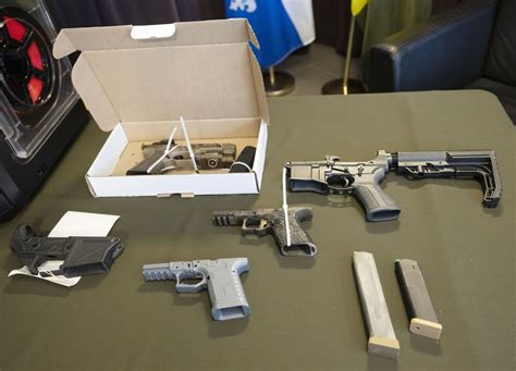 Police Arrest 45 Seize 440 Weapons In Canada Wide Raids Targeting 3d