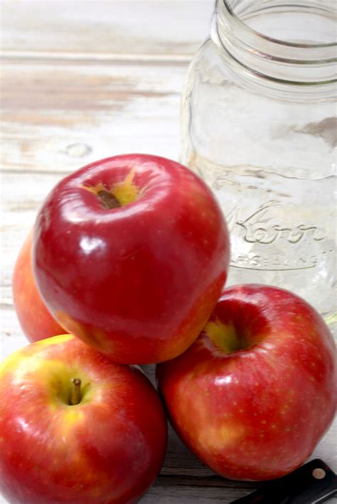 Easy Apple Pie Filling - Pink Cake Plate