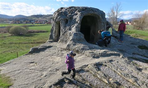 Monta As A Esgalla Abril Pasando El D A Por Cervera De