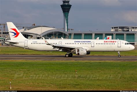 B China Eastern Airlines Airbus A Wl Photo By Stefano R