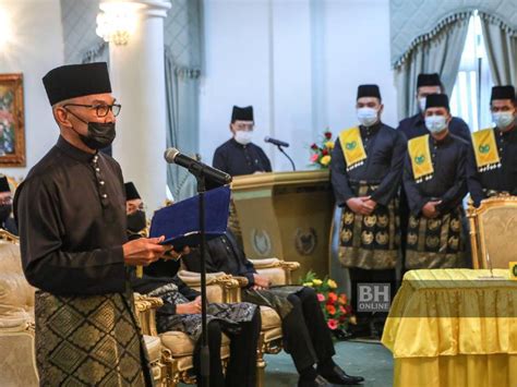 Cikgu Shukri Angkat Sumpah Mb Perlis Yang Baharu Nasional Berita Harian