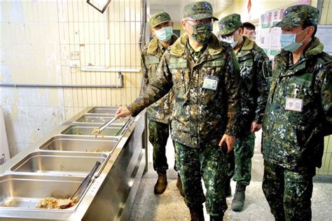 馬防部指揮官視導莒光地區部隊 確維膳食衛生 軍聞 馬防部指揮官視導莒光地區部隊 確維膳食衛生 青年日報