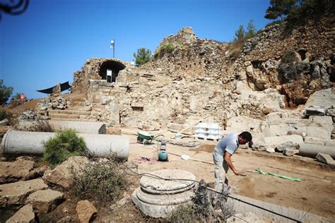 Syedra Antik Kenti nin orijinal gezi güzergahı ortaya çıkarılıyor