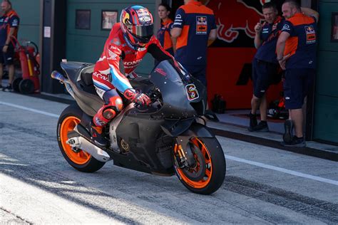 Misano MotoGP Test Analysis Part 1 Aprilia And Ducati Make Subtle