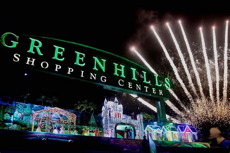 Greenhills Shopping Center Sparkles With Colorful Christmas Lights