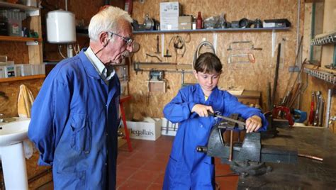 Faire D Couvrir Les M Tiers Manuels Aux Enfants L Poque Du Tout