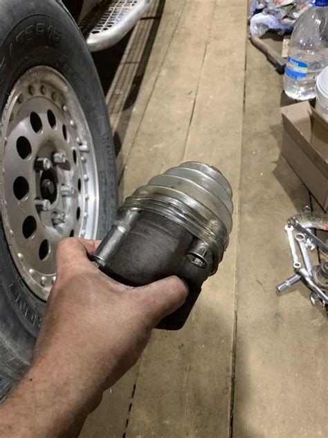 Пыльник внутренней гранаты — Chevrolet Blazer (S-15), 4,3 л, 1997 года ...