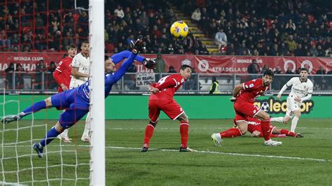 Foto Gol Cantik Christian Pulisic Gagal Selamatkan Rossoneri AC Milan