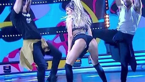 Cande Ruggeri Piernas Sexy En Showmatch Damageinc Videos