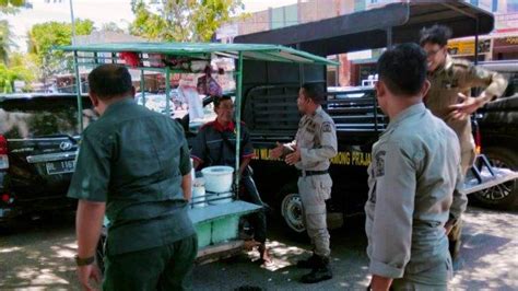 Mangkal Di Depan Paud Hingga Sebabkan Kemacetan Satpol Aceh Besar