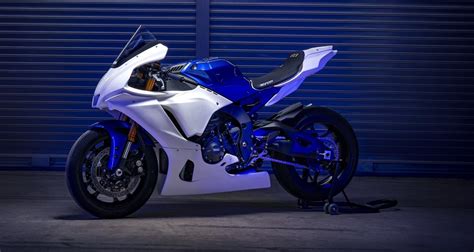 Yamaha Fête Les 25 Ans Du Mythe R1 Avec Une Version Gytr