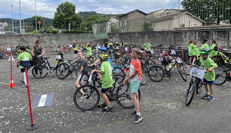 Monts Du Lyonnais 200 Jeunes Ont Pris La Route Du Cyclo Des Monts La