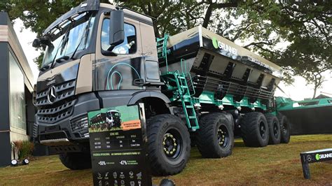 Agrishow Mercedes Benz Apresenta Protótipo De Novo Caminhão Autonomo