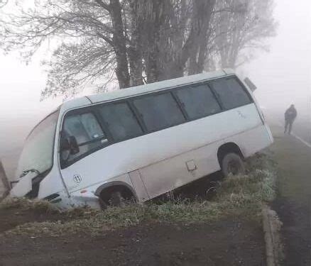 Colisi N Entre Microb S Y Camioneta Deja Dos Lesionados En Ruta Que Une