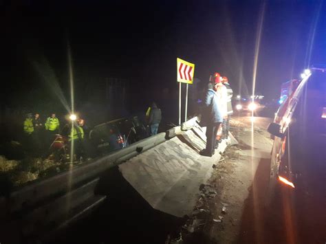 Accident la ieșirea de pe A1 A sărit cu mașina peste parapet epitesti