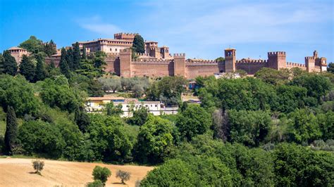 Christmas at the Gradara Castle in Italy's Marche region | dooid Magazine