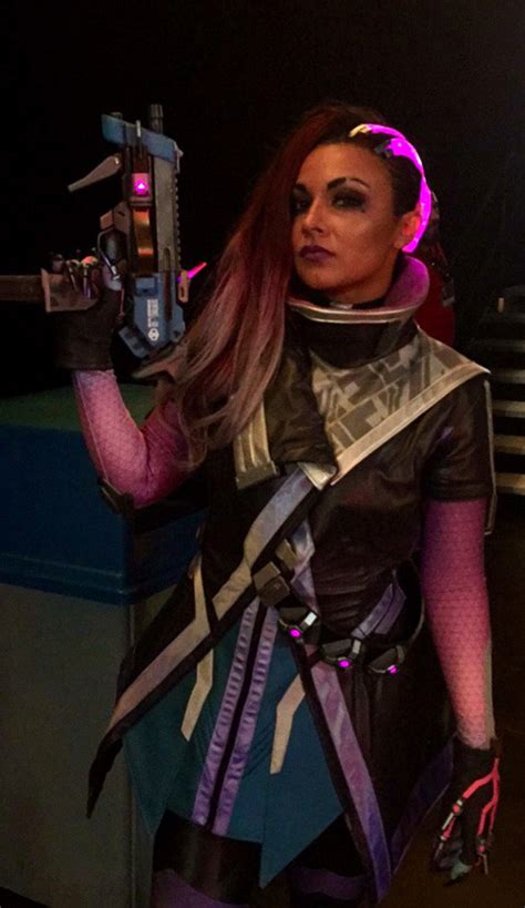 The Overwatch Sombra Cosplay Has Begun - GameSpot