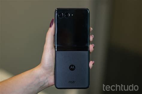 Motorola Razr conheça todos os celulares dobráveis da marca