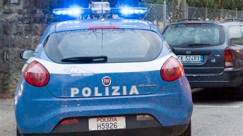 La Squadra Mobile Smaschera Due Spacciatori Il Piccolo