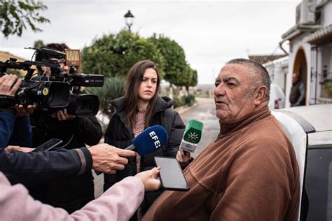 Im Genes De La Desaparici N Y B Squeda De Un Abuelo Y Su Nieto En