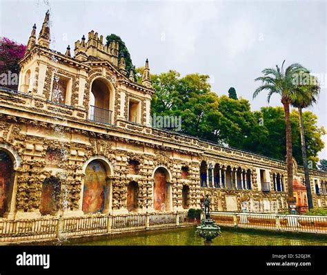 Royal alcazar of Sevilla - gardens Stock Photo - Alamy