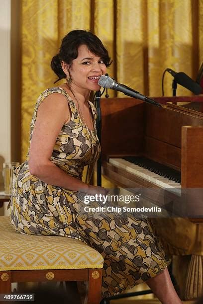 Norah Jones Mother Photos And Premium High Res Pictures Getty Images