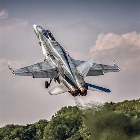 Hornet 🐝 goes UP...The Canadian display of the F18 Hornet (CF188 in ...