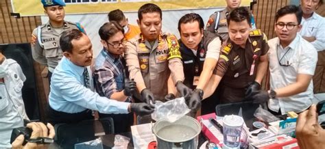 Polisi Rebus Narkoba Sabu Dan Blender Ratusan Pil Ekstasi Ulasan Co