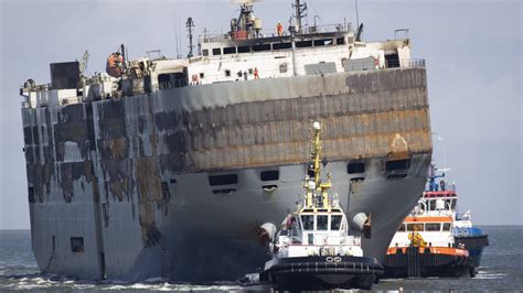 Niederlande Havarierter Frachter Fremantle Highway In Eemshaven