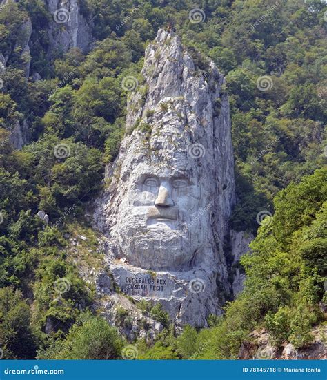 Estatua De Decebalus Rex Foto De Archivo Imagen De Tallado 78145718