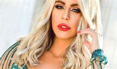 معلومات عن الفنانة ليلى إسكندر التي أثارت الجدل بعد ظهورها بالحجاب