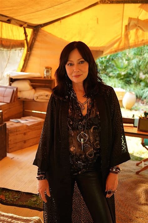 Shannen Doherty, 51, Shares Some Friday Motivation Amid Cancer Fight