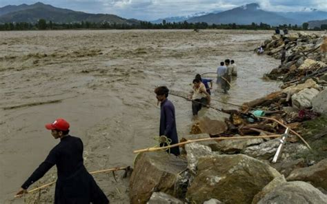 Banjir Bandang Afghanistan Pakistan Tewaskan Puluhan Orang