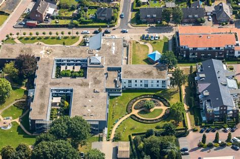 Elten aus der Vogelperspektive Gebäude des Altersheim