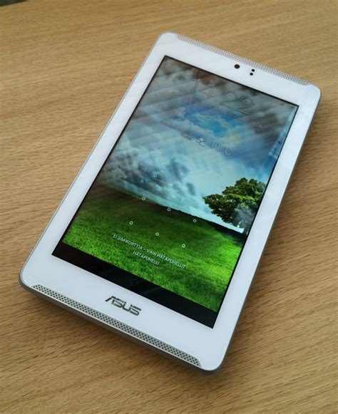 Arvostelussa Asus Fonepad 7 LTE Pieni Tabletti Vai Todella Iso