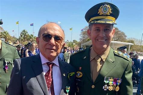 Carlos Prado Marcos Montenegro e Amarílio Cavalcante Júnior recebem