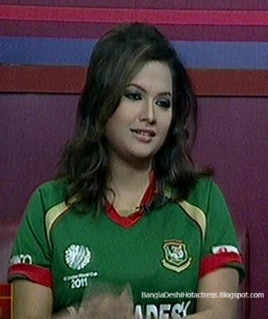 Bangladeshi Hot Model And Sexy TV Actress Picture Photo And Wallpaper Collection Nadia Nasim