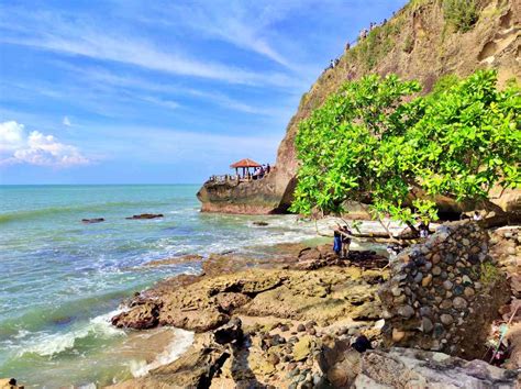 Pantai Karang Bolong Harga Tiket Daya Tarik Dan Fasilitas Januari