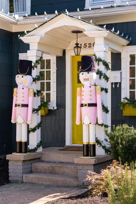 Craft A Life Size Nutcracker For Your Front Porch Nutcracker Christmas Decorations Christmas