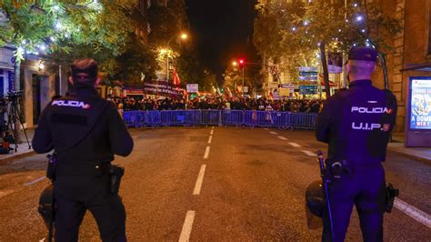 Detenida Una Mujer En Ferraz En Otra Noche De Protestas Que Ha Reunido