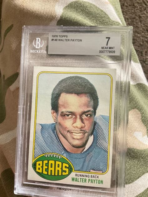 1976 Topps Football WALTER PAYTON ROOKIE RC 148 BGS BVG 7 NM NICLEY