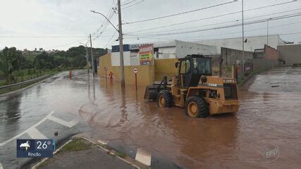 FOTOS Chuva forte em São Carlos granizo e ventos derruba árvores