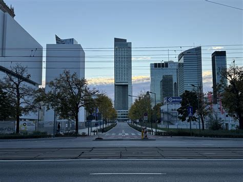 Najdroższa ulica w Warszawie tuż obok Muzeum Sztuki Nowoczesnej 300