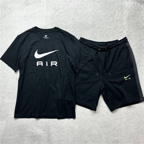 【未使用】【格安送料】新品未使用 Nike Lサイズ Air ナイキ エア 上下 セットアップ Tシャツ 半袖 ショートパンツ ハーフ 短パン ブラック 黒 正規品の落札情報詳細 ヤフオク