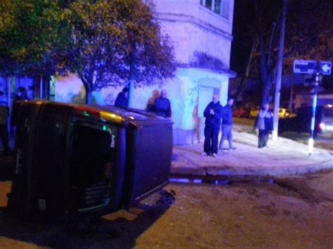 Mujer sufrió heridas al volcar un automóvil en Ituzaingó y Olazábal