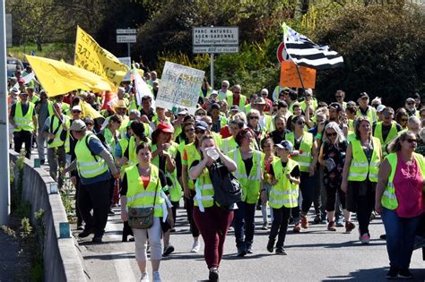 Acte Xx Environ Gilets Jaunes Ont D Fil Agen Petitbleu Fr