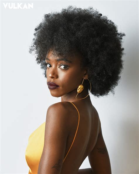 Hot Sexy Lovie Simone Bikini Pics